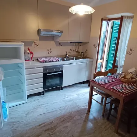 Sopra_lavia Stazione_la Spezia_cinque Terre